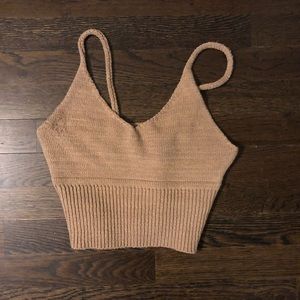 Low Cut Cropped Tank Top